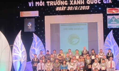 Tôn vinh 80 doanh nghiệp “Vì Môi trường xanh quốc gia - 2013”